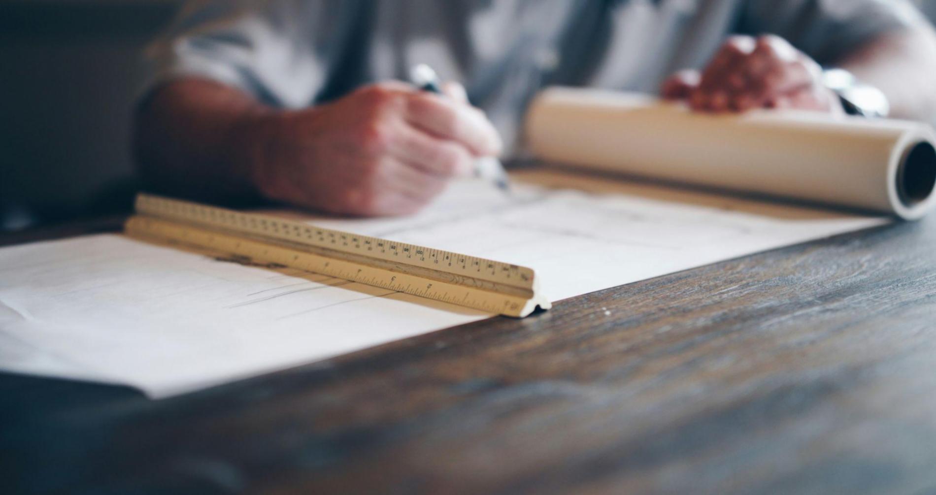 Environnement de travail moderne avec analyses financières